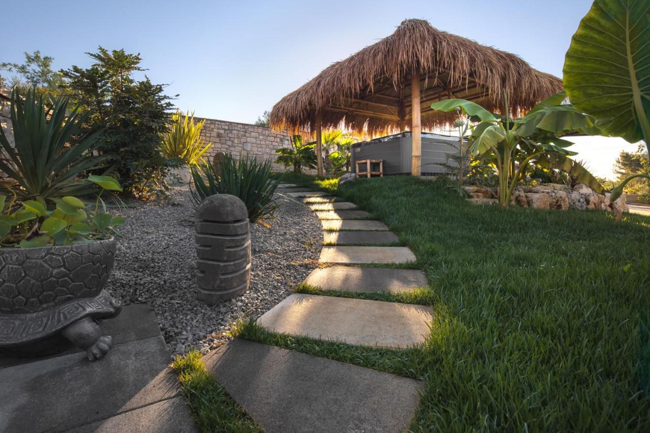 Villa Merapi Sveti Lovreč Pazenatički Exteriér fotografie